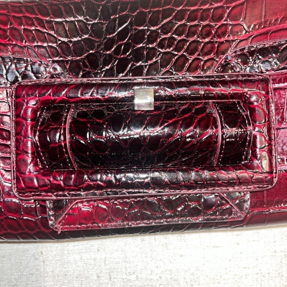 WHITE HOUSE | BLACK MARKET Red Crocodile Clutch Bag with Silver Clasp EUC - Picture 5 of 16